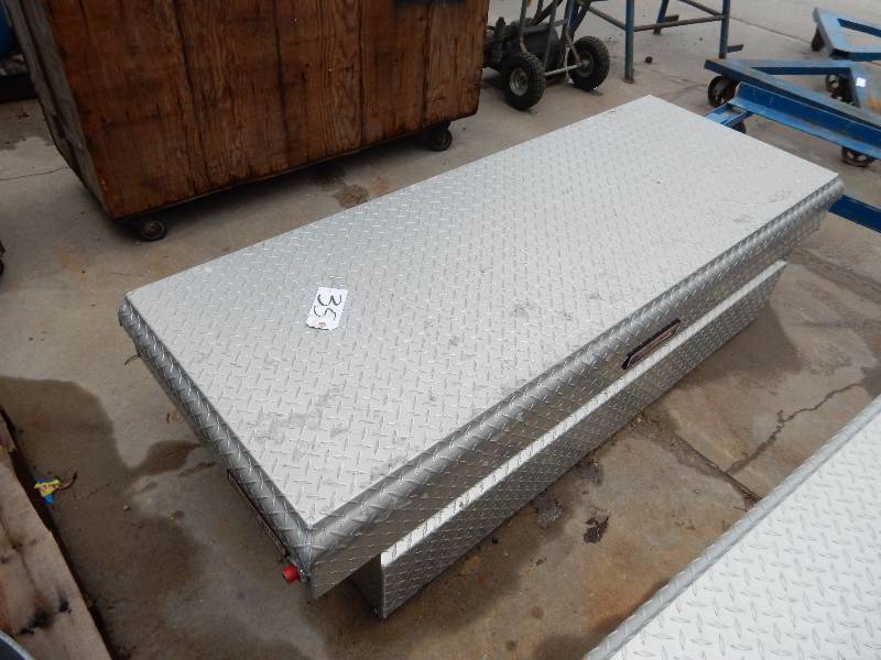 lot 35 image: Weather Guard Tool Box
