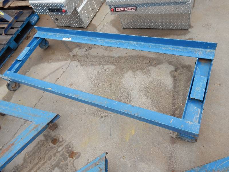 lot 88 image: Steel Cart with 4 wheels
