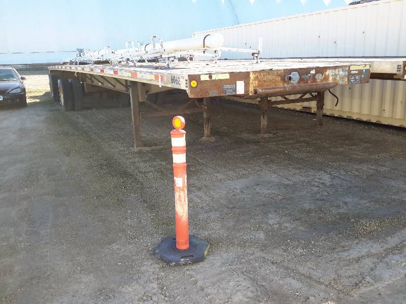 lot 3 image: 1999 TRIM, Flat Bed Semi Trailer