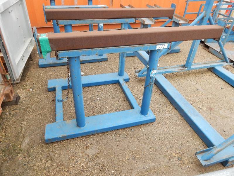 lot 111 image: Lifting Rig. Has fork slots for fork lift..