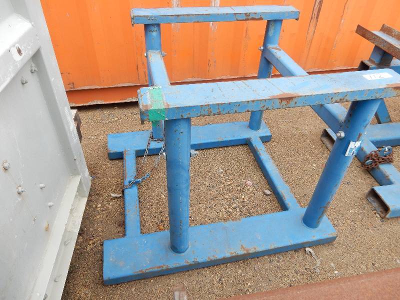 lot 112 image: Pipe lifting Rig.. Has fork lift slots