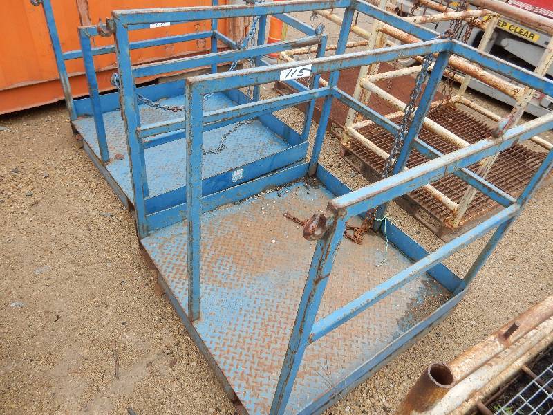lot 115 image: Metal 2 section work Basket.. Use for loading tanks