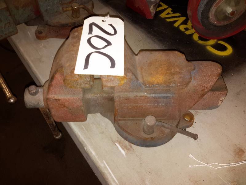lot 20C image: Columbian Vise