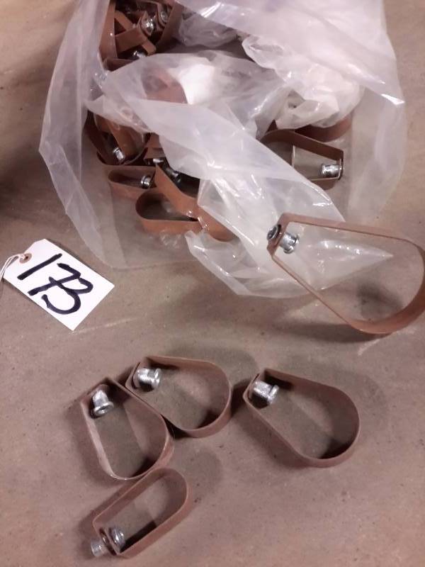 lot 173 image: Misc. Pipe hangers as pictured.. 2 sizes