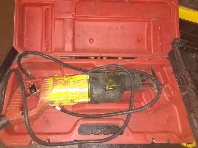 lot 197 image: Milwaukee Sawsall, Dewalt Drill