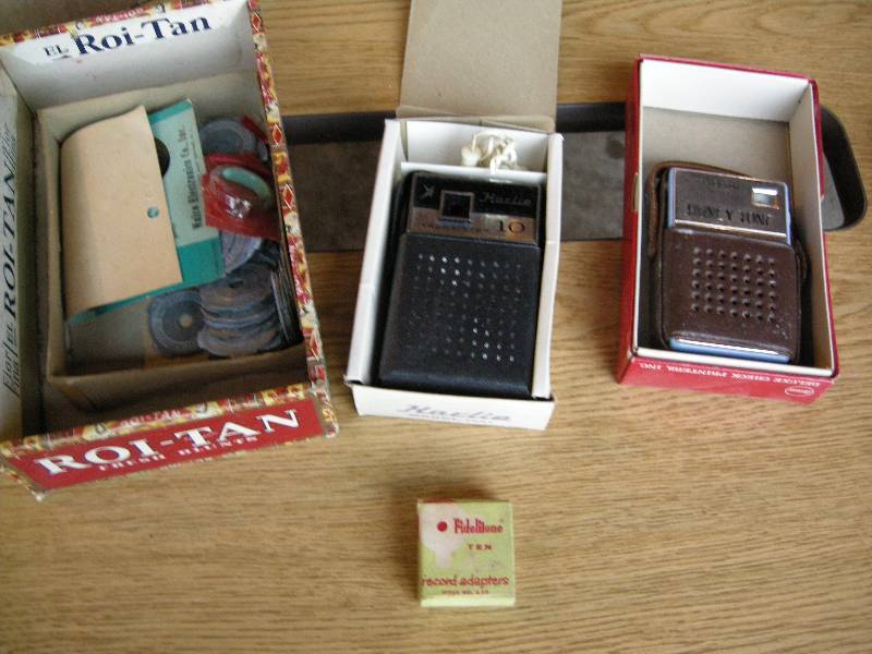 lot 45 image: Vintage Transistor Radios and Record Adapters