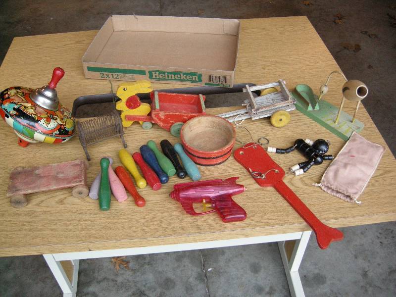 lot 46 image: Antique Toys