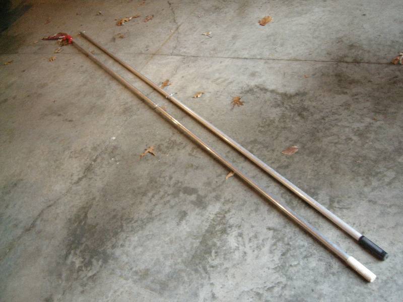 lot 54 image: Pair Aluminum Poles