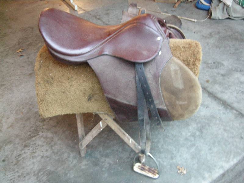 lot 68 image: Leather English Horse Saddle