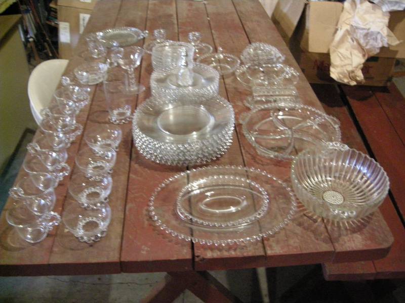 lot 72 image: Vintage Bubble Glass Dishes