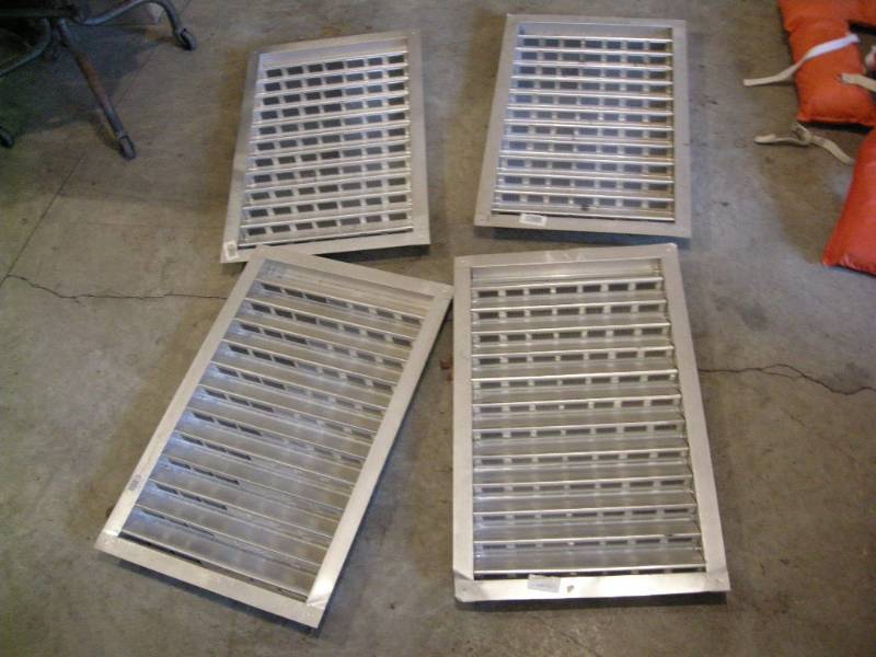 lot 88 image: 4 Aluminum Louvers