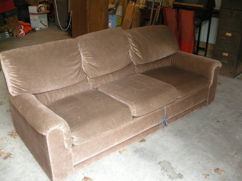 lot 97 image: CouchHide-a-Bed