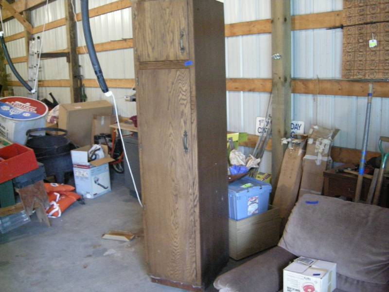 lot 100 image: Tall Oak Cabinet