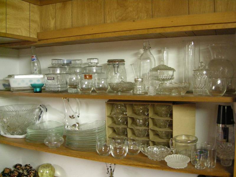 lot 102 image: Vintage Clear Glassware
