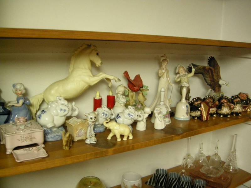 lot 124 image: Vintage Figurines