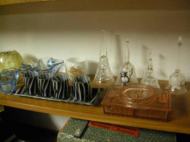 lot 125 image: Vintage Glass Items