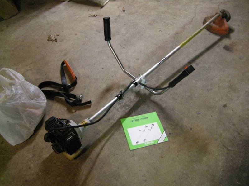 lot 14 image: Stihl FS66 Weed Whip