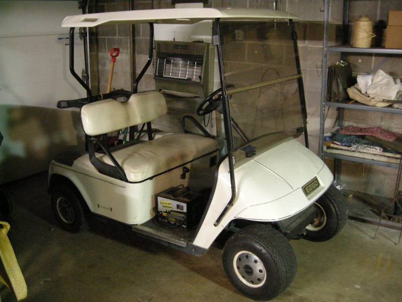 lot 7 image: EZ GO Golf Cart