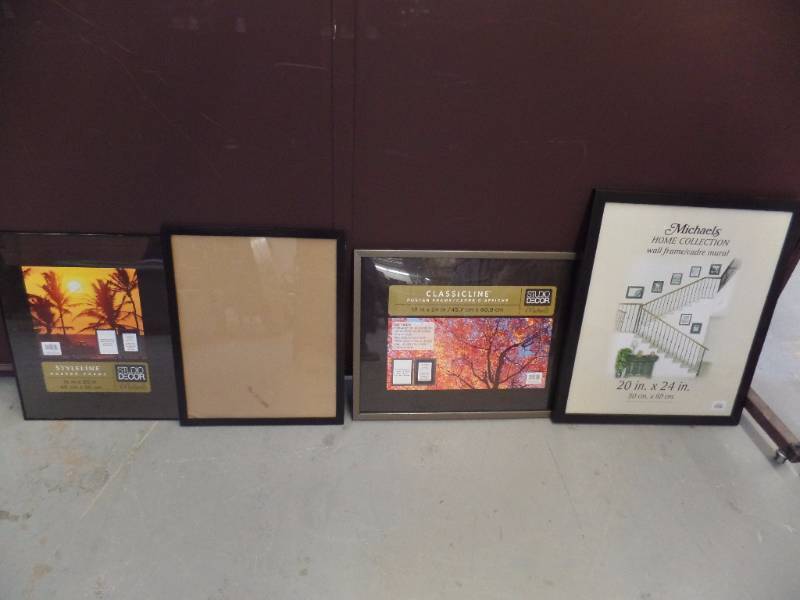 lot 512 image: NEW Picture Frames