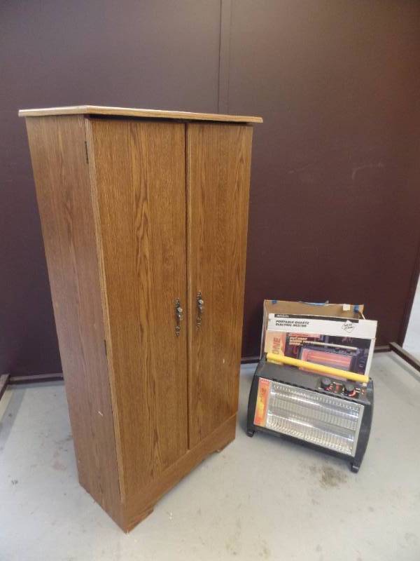 lot 518 image: Heater and Cabinet
