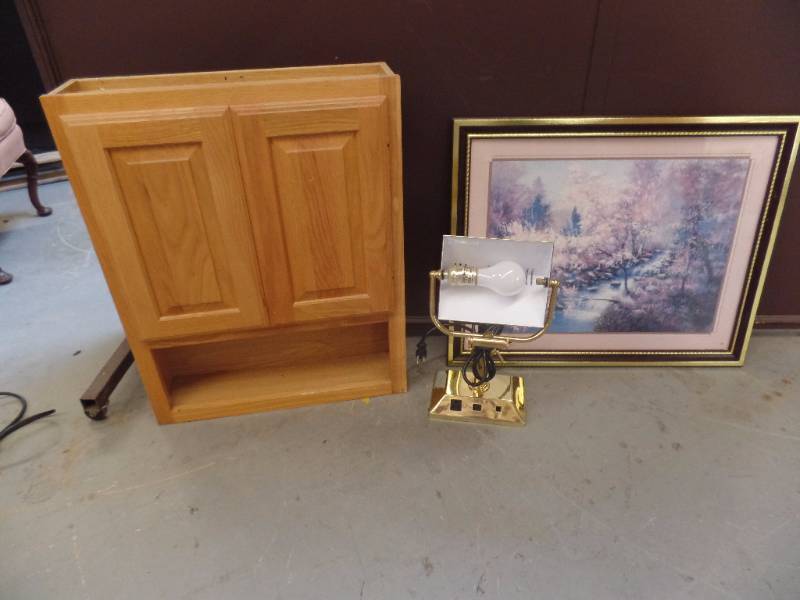 lot 524 image: Home Furnishings