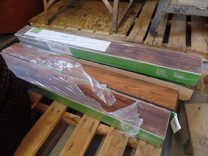 lot 529 image: Brand New Laminate Flooring