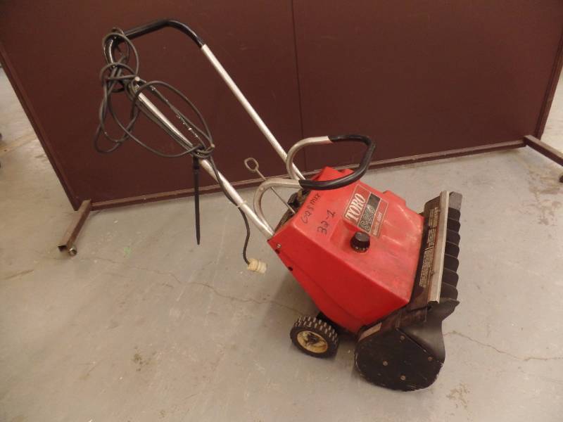 lot 537 image: Snow Blower