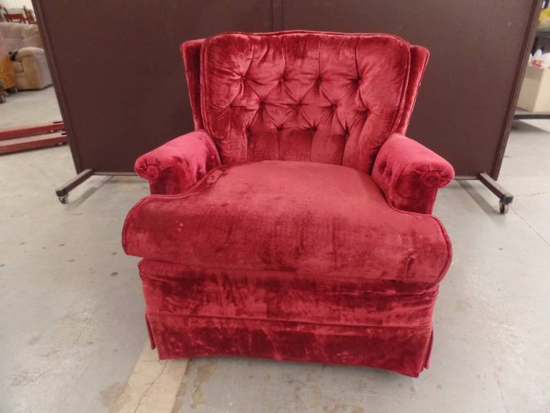 lot 541 image: Accent Chair