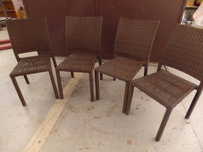 lot 545 image: All Season Patio Furniture