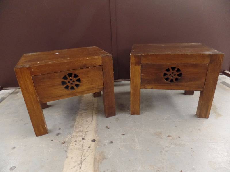 lot 555 image: Accent Tables