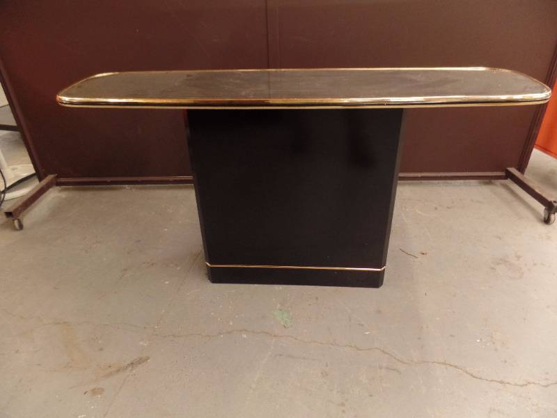 lot 560 image: Mirrored Top, Display Table