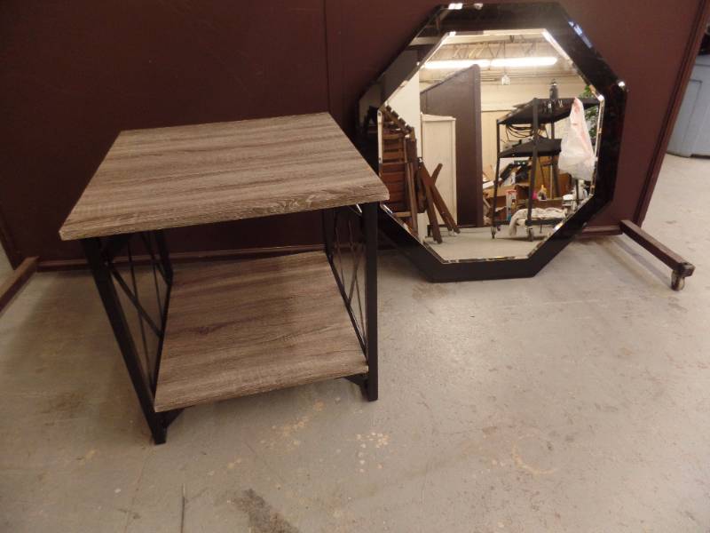 lot 571 image: Mirror and Table