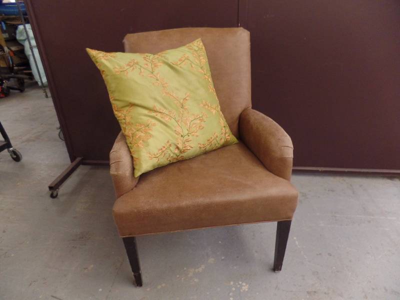 lot 572 image: Chair