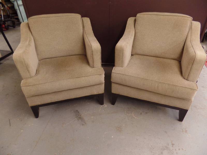 lot 573 image: Pair of Accent Chairs