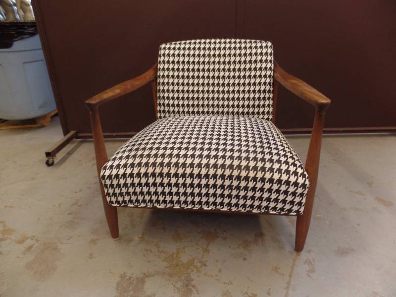 lot 574 image: Retro Chair