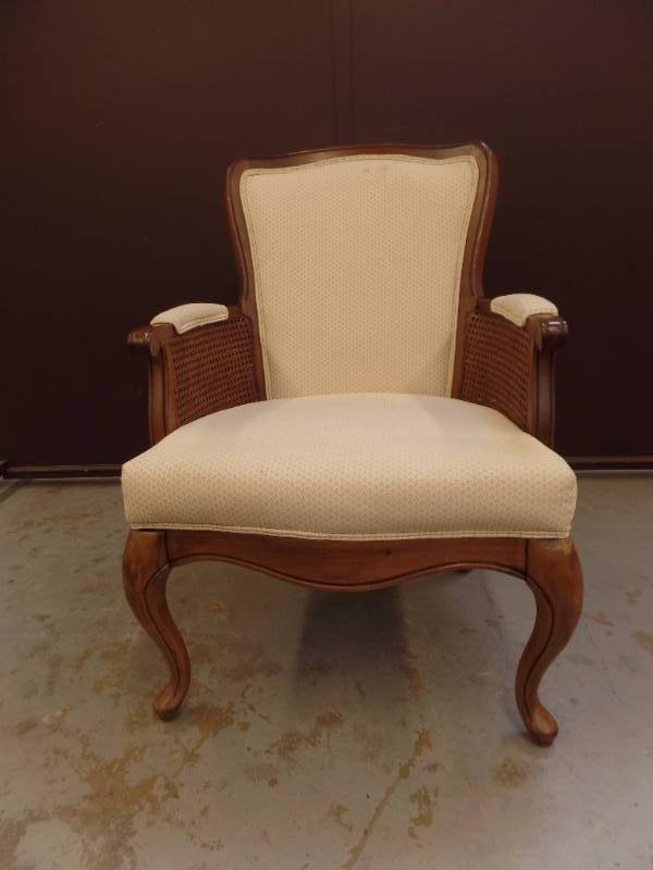 lot 575 image: Accent Chair