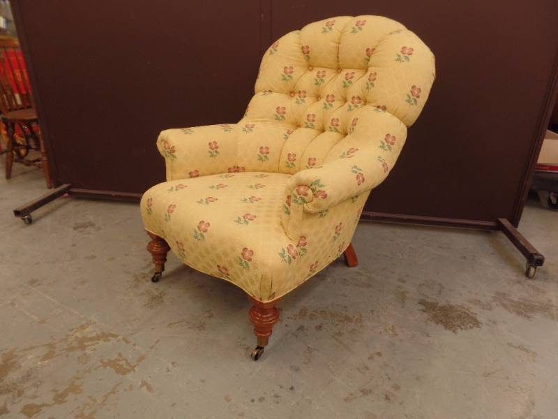 lot 592 image: Accent Chair