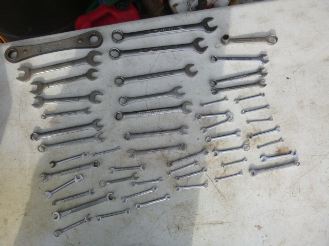 lot 17 image: Miscellaneous Craftsman Wrenches