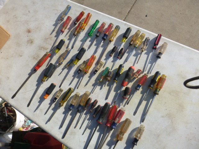 lot 24 image: Miscellaneous Screwdrivers