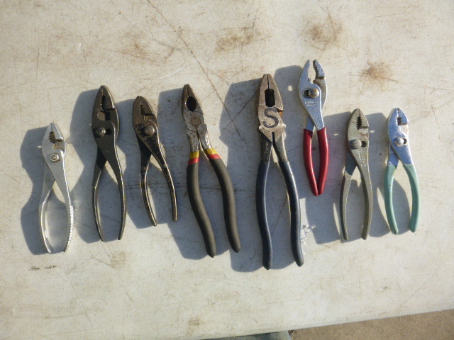 lot 39 image: 8 Pliers