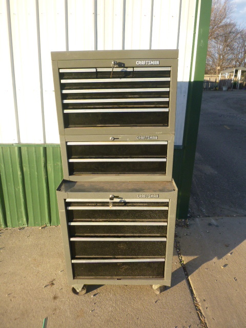 lot 58 image: 3 Piece Craftsman Toolbox