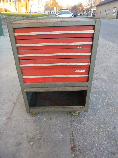 lot 59 image: Craftsman Toolbox on Casters