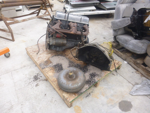 lot 68 image: GM 5.0 Motor and Transmission