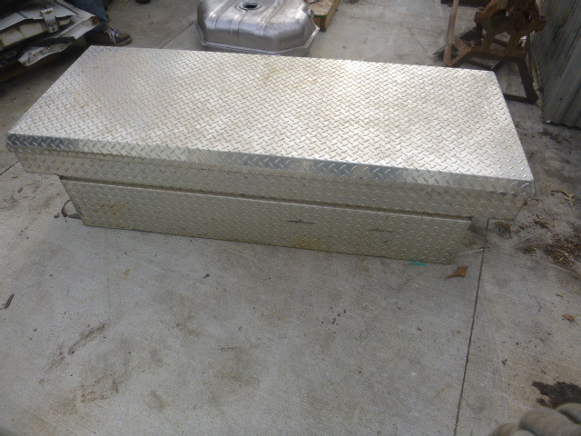 lot 77 image: Truck Aluminum Toolbox