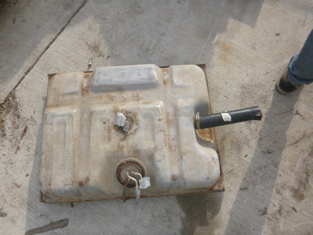 lot 82 image: Gas Tanks