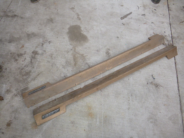 lot 83 image: 2 Z28 Trim Panels
