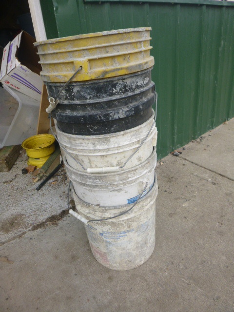 lot 104 image: 5 Pails