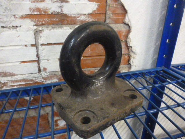 lot 114 image: Pintle Hitch Mount