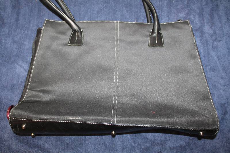 Black Zippered 2-Pocket Tote Purse