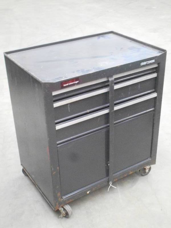 lot 16 image: Craftsman 3-Drawer Rolling Tool Sto...